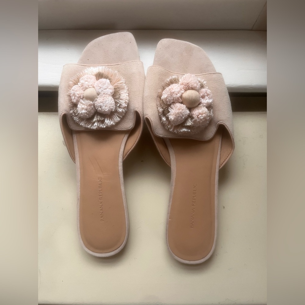 Banana Republic womens size 9 suede slides
